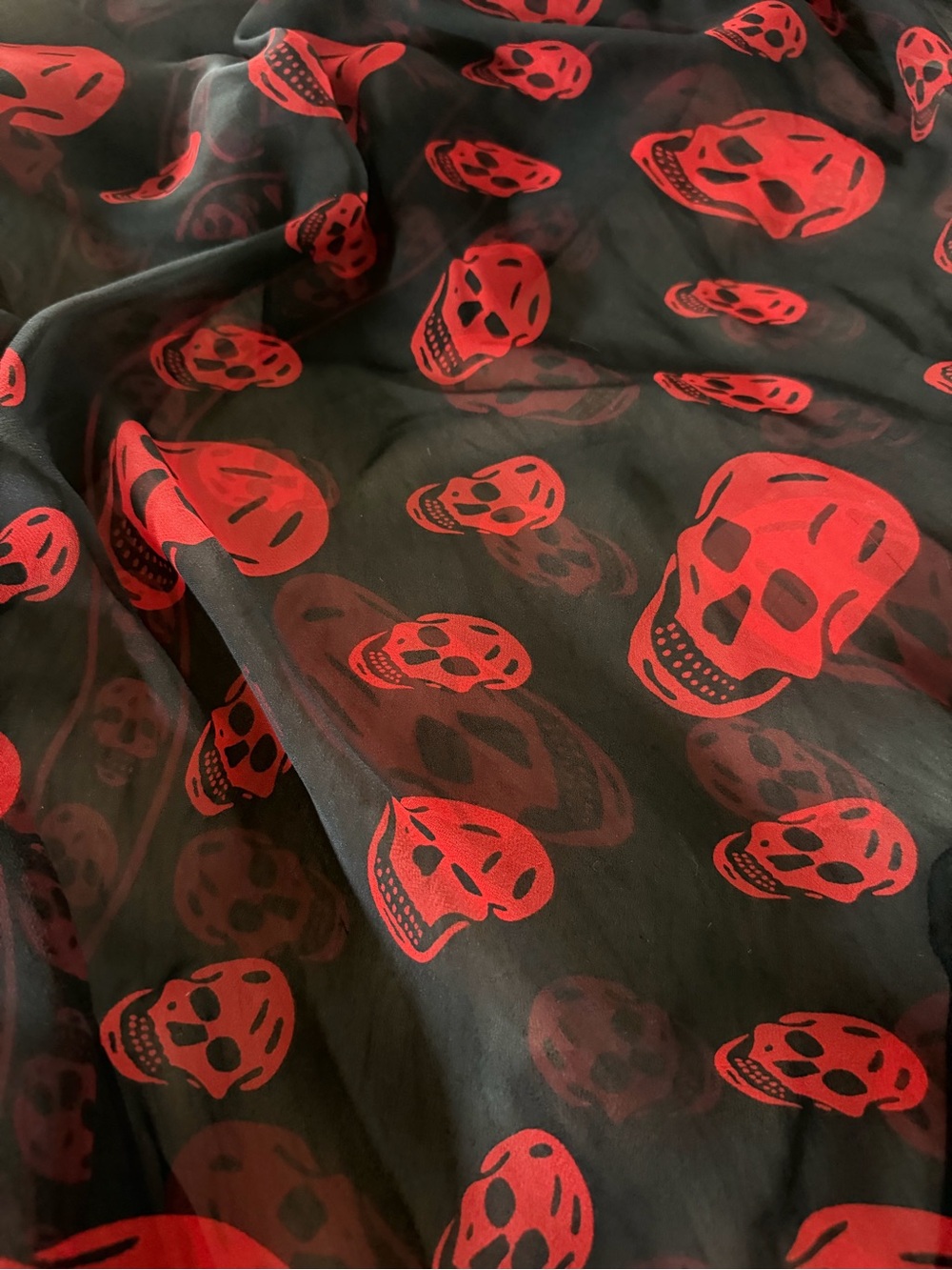Alexander McQueen Silk Skull wrap shawl Scarf. - Picture 14 of 16